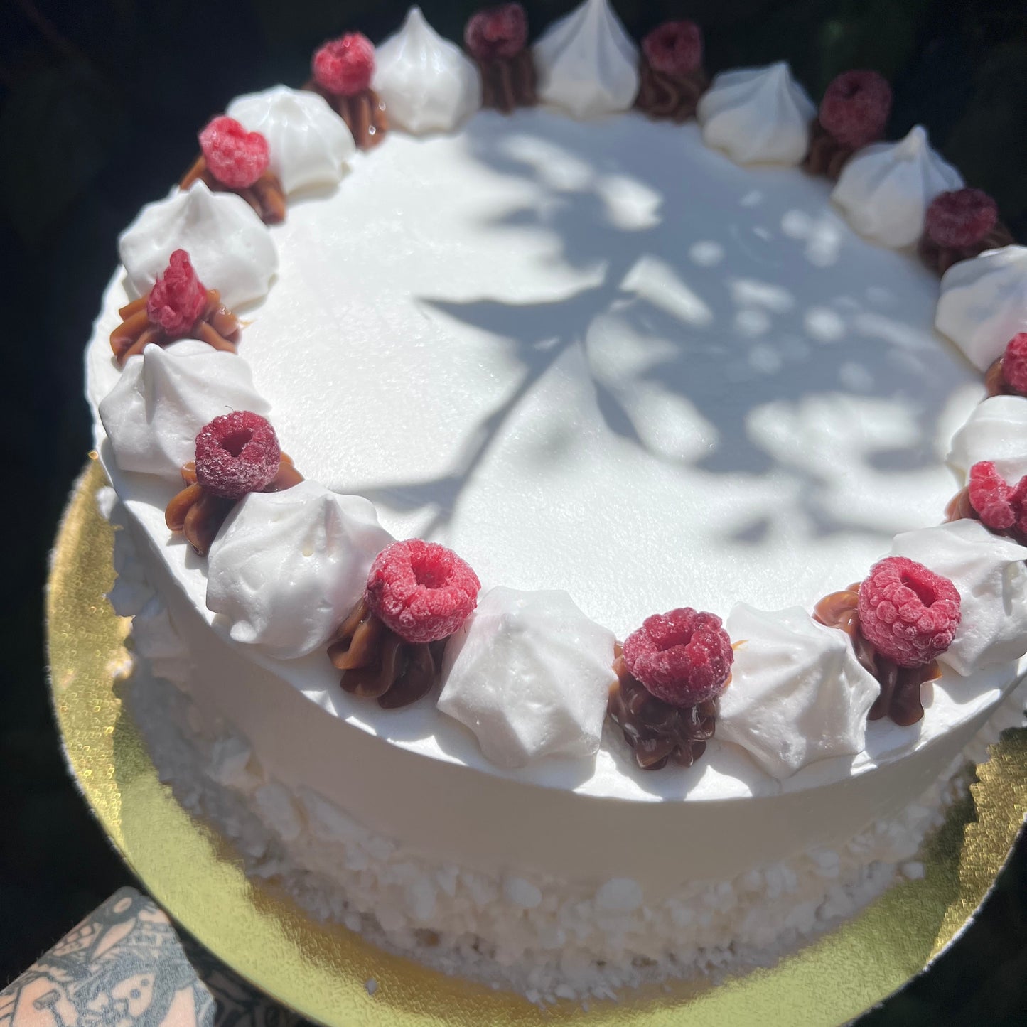 Torta helada de merengue frambuesa