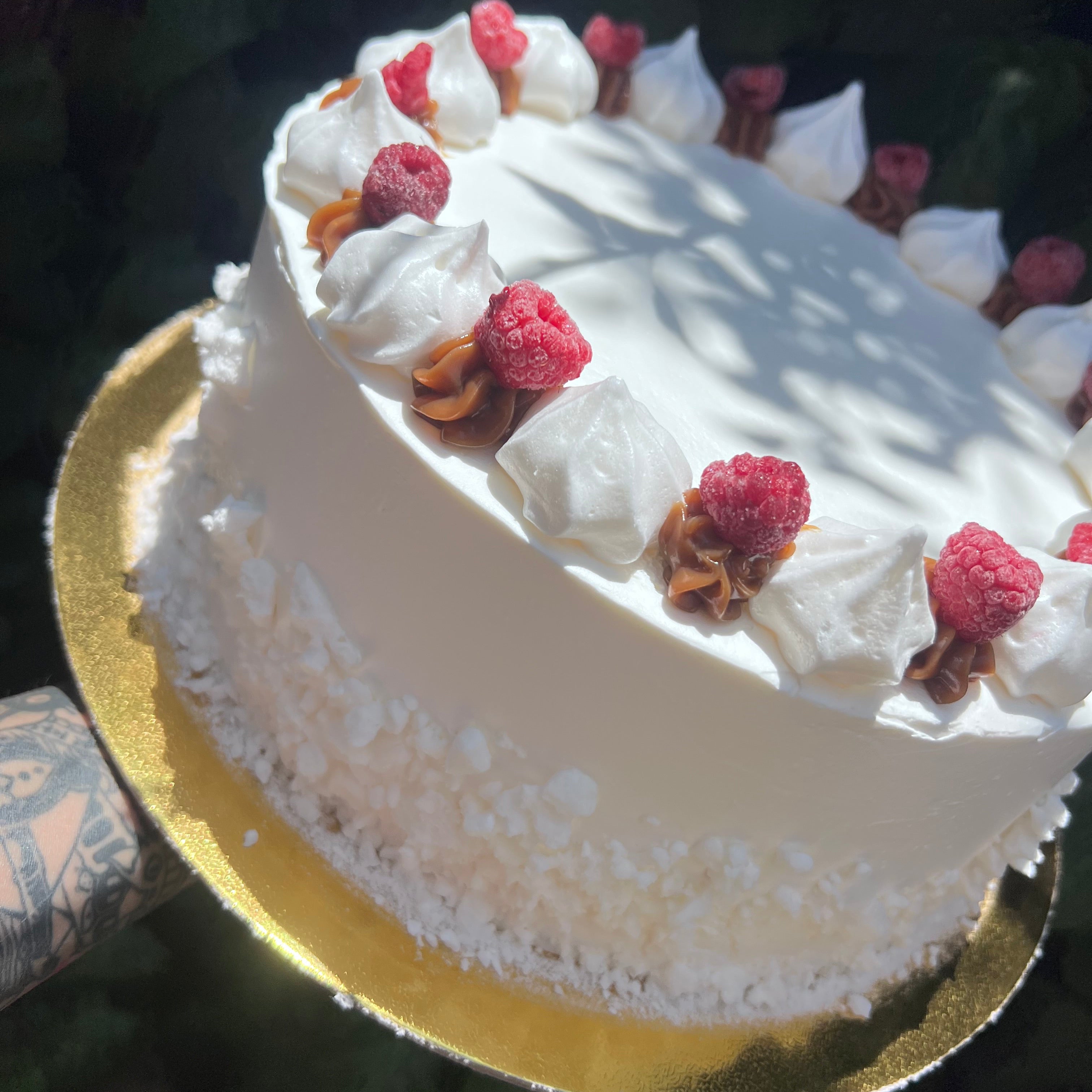 Torta helada de merengue frambuesa