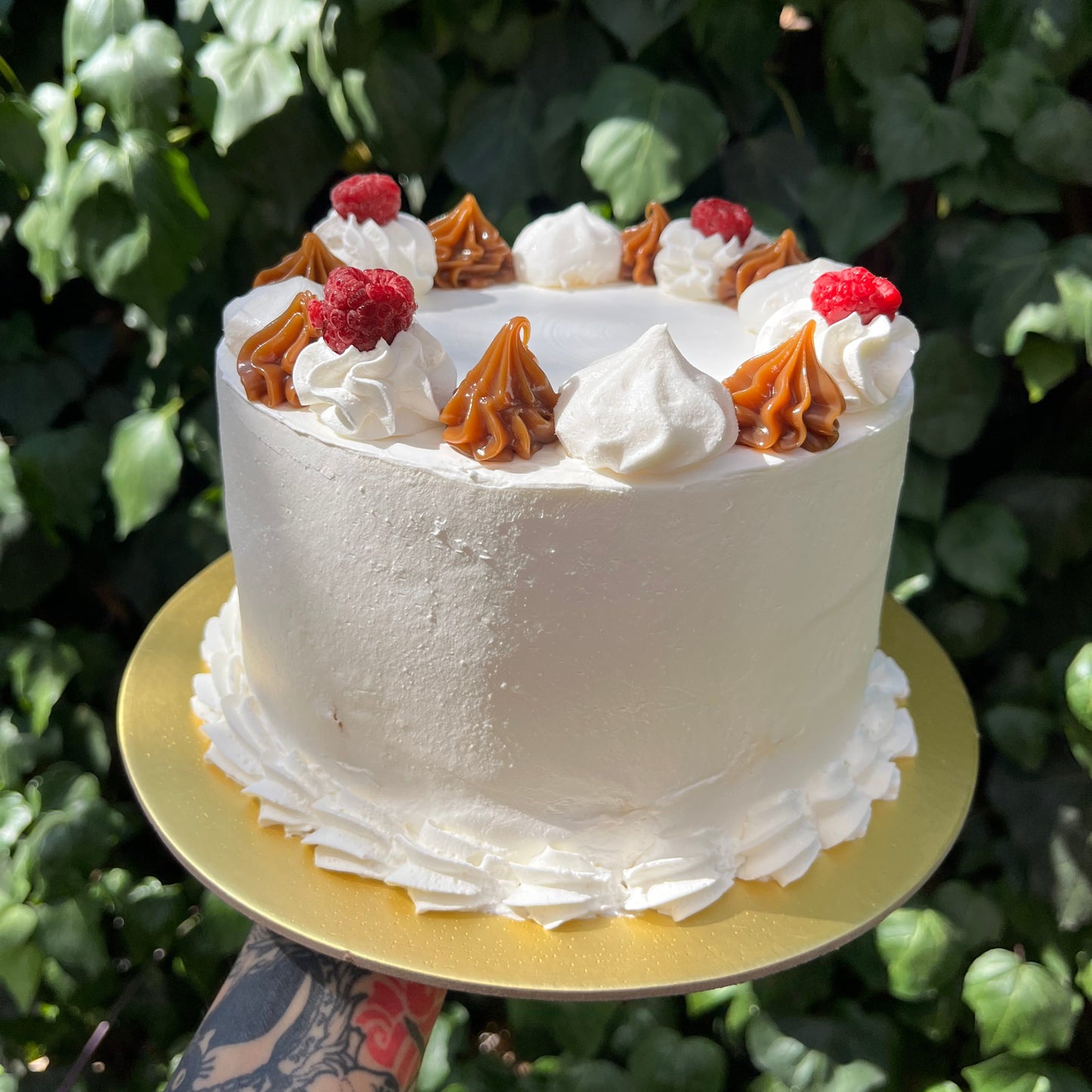 Torta helada de merengue frambuesa